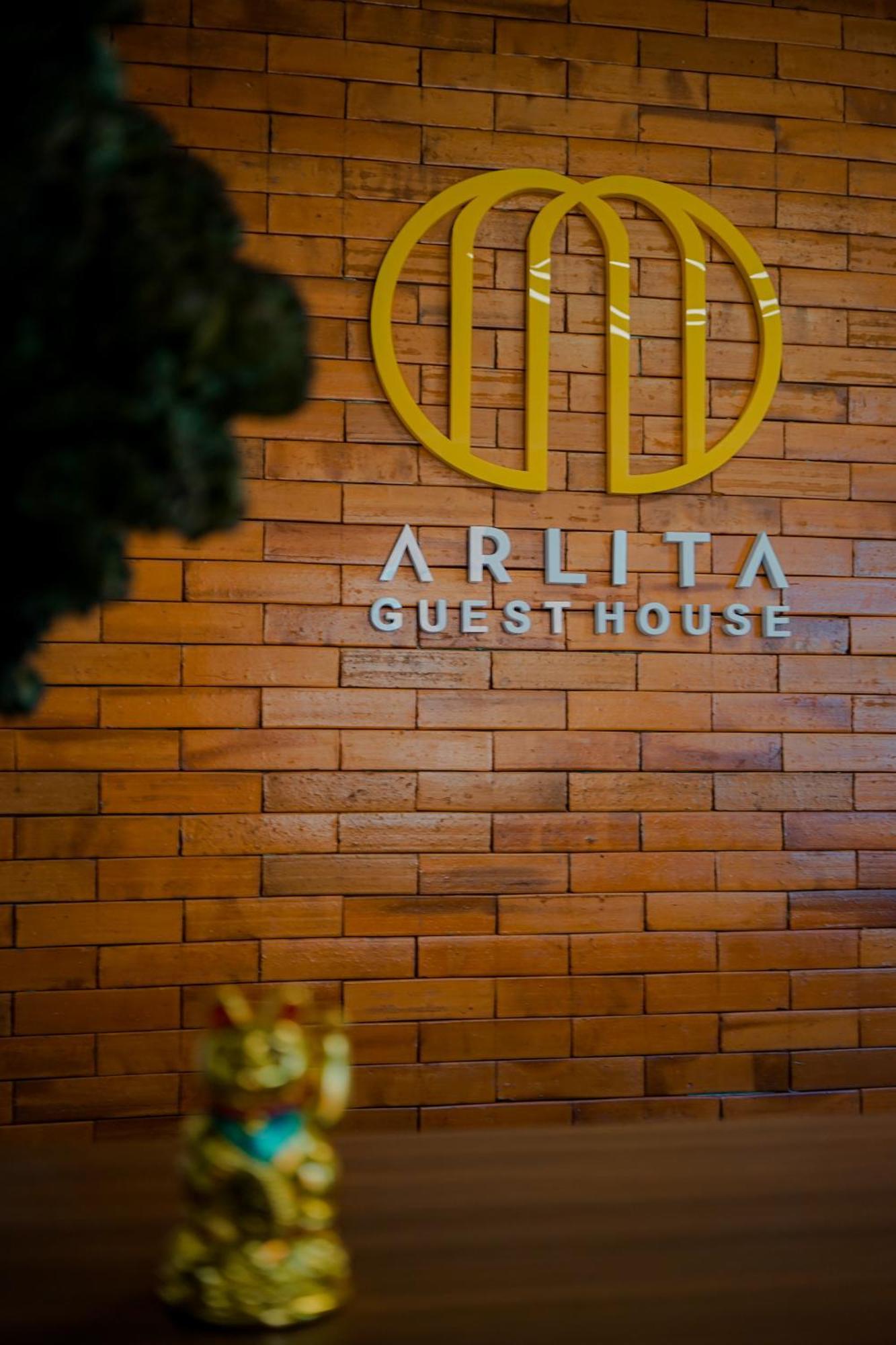 Arlita Guesthouse Чианджур Екстериор снимка