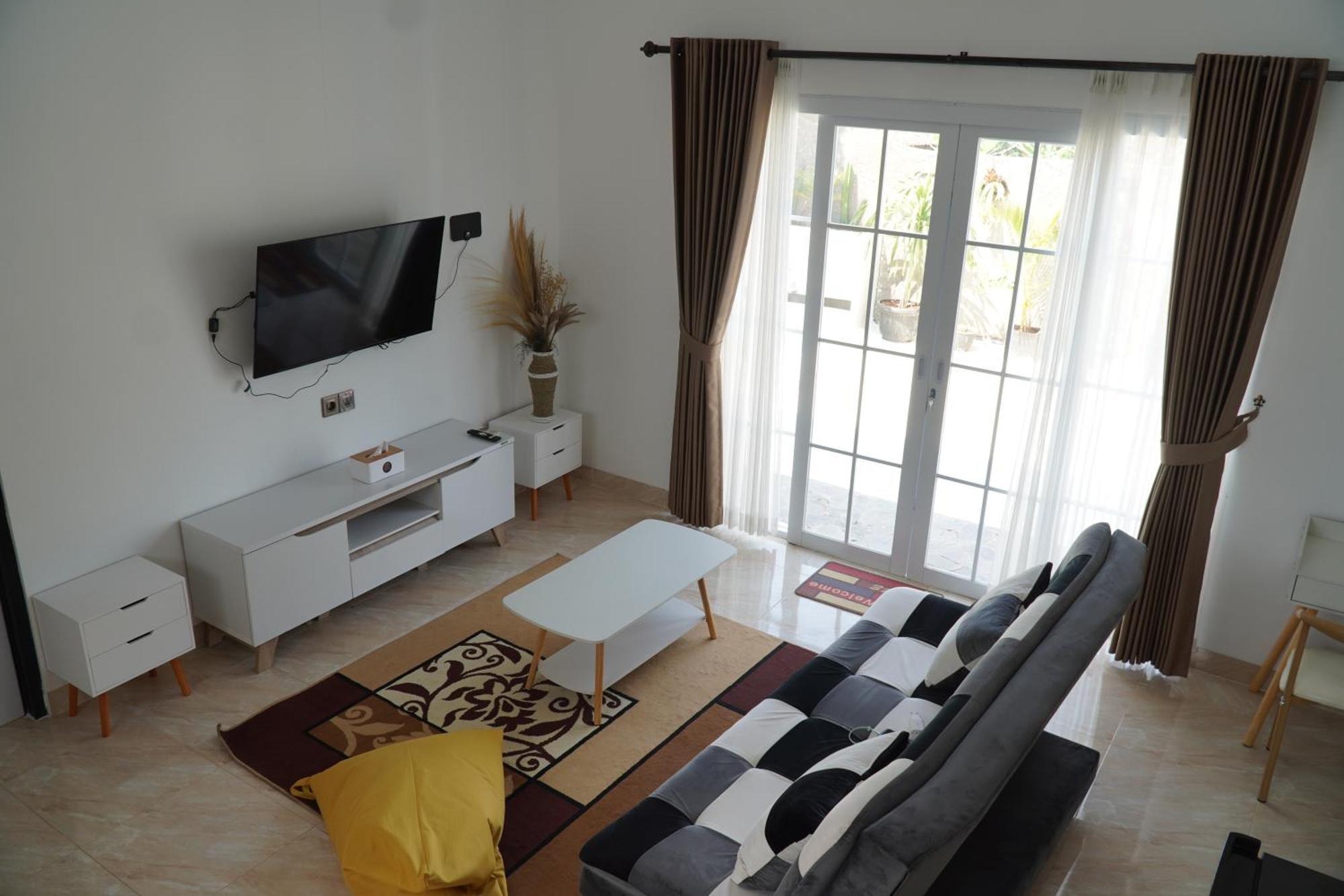 Arlita Guesthouse Чианджур Екстериор снимка
